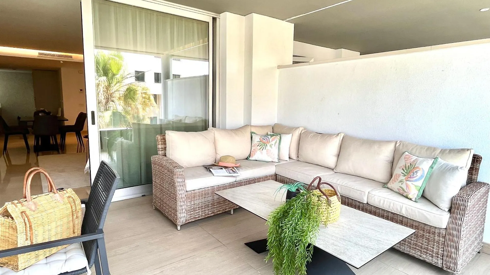 Coastal Living At Royal Banus Apartment Marbella